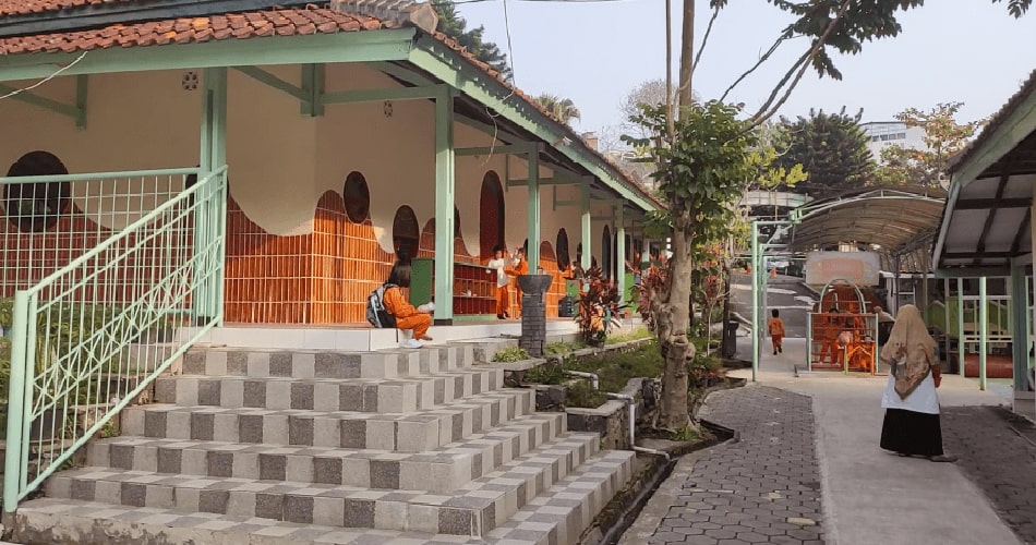 Lingkungan Sekolah - Salman Al Farisi Bandung