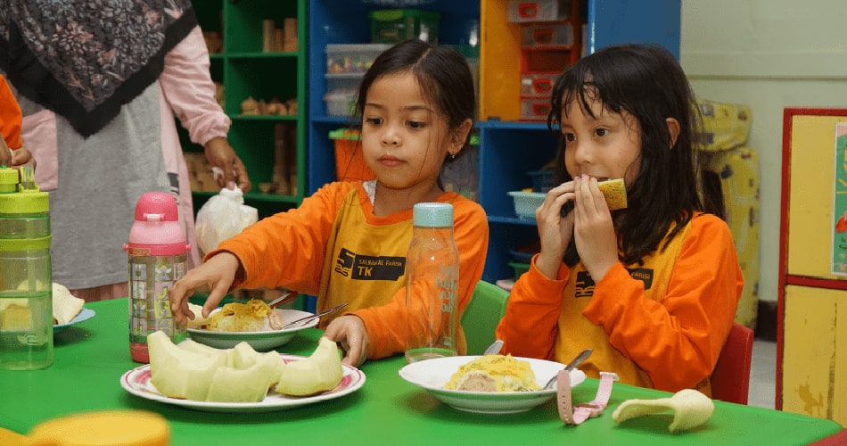 Makan Siang - Salman Al Farisi Bandung