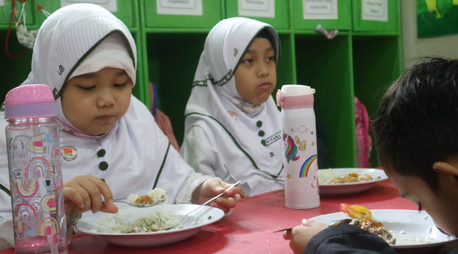 Makan Siang - Salman Al Farisi Bandung